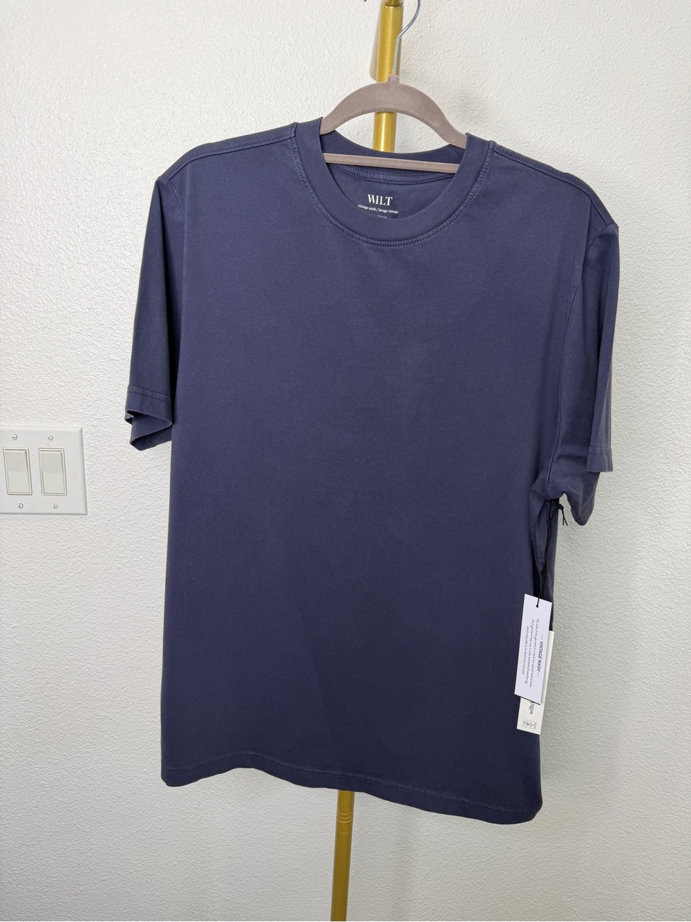 WILT Men's Crewneck Vintage T-Shirt in Navy Blue